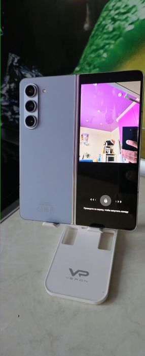 Продам крутейшый, почти новый телефон Samsung Galaxy Fold5 12/512GB Ic