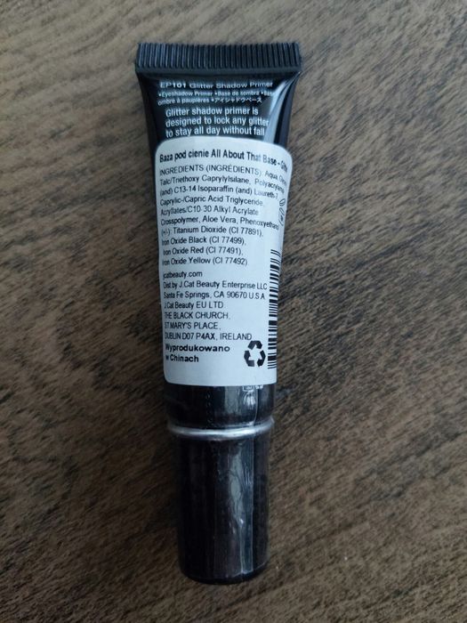 Baza pod cienie do powiek All About That Base J.Cat Beauty