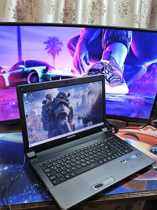 Ігровий ноутбук Medion Akoya / GT 650M 2GB / i7 + SSD