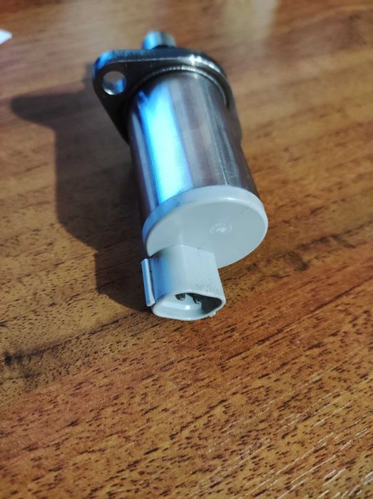 Регулятор давления топлива DCRS300120 Denso (Opel Zafira B)новый