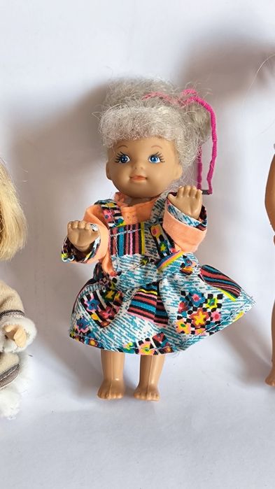 Zestaw zabawek laleczki vintage w bardzo dobrym stanie.