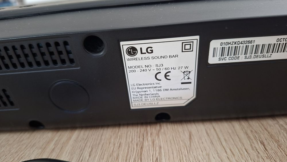 Soundbar LG SJ3 com subwoofer