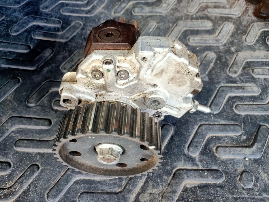 Паливний насос тнвд bosch Opel 1,7 cdti