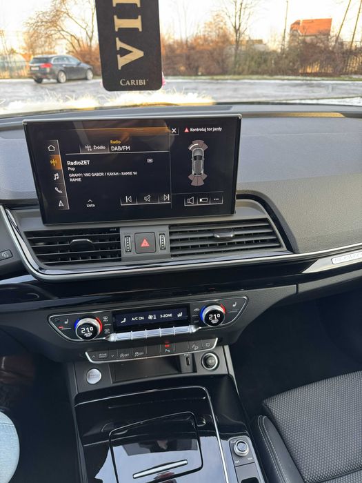 Auto do ślubu - piękne czarne Audi Q5