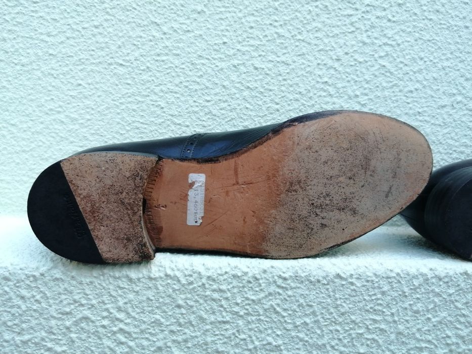 Sapatos clássicos de couro