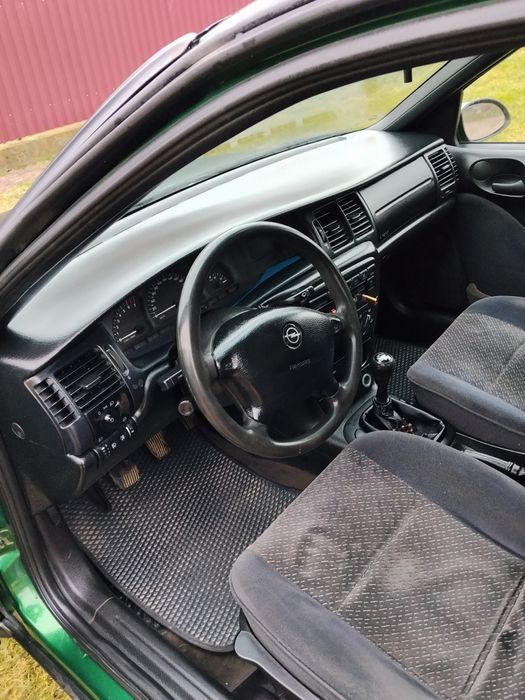 Продам Опель вектра б