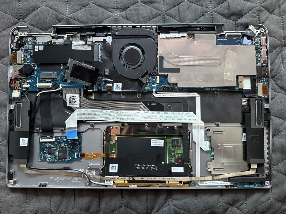 Dell Latitude 7400 2-in-1 Верхня частина корпусу, топкейс та інше
