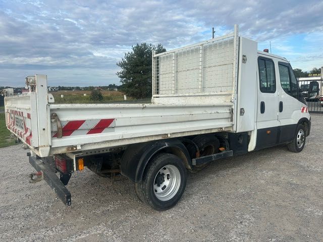 IVECO wywrotka wynajem wypożyczalnia samochodów
