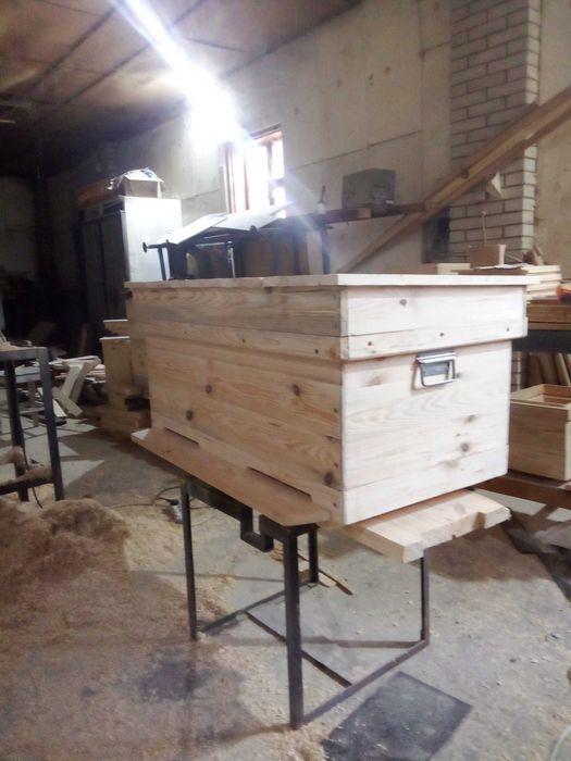 Вулик-лежак на 24 даданівських рамки