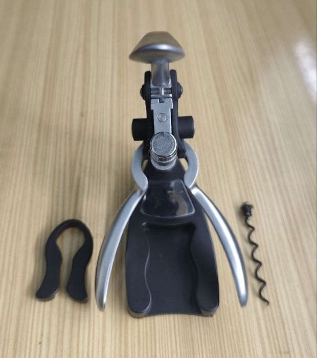 Saca Rolhas Com Suporte