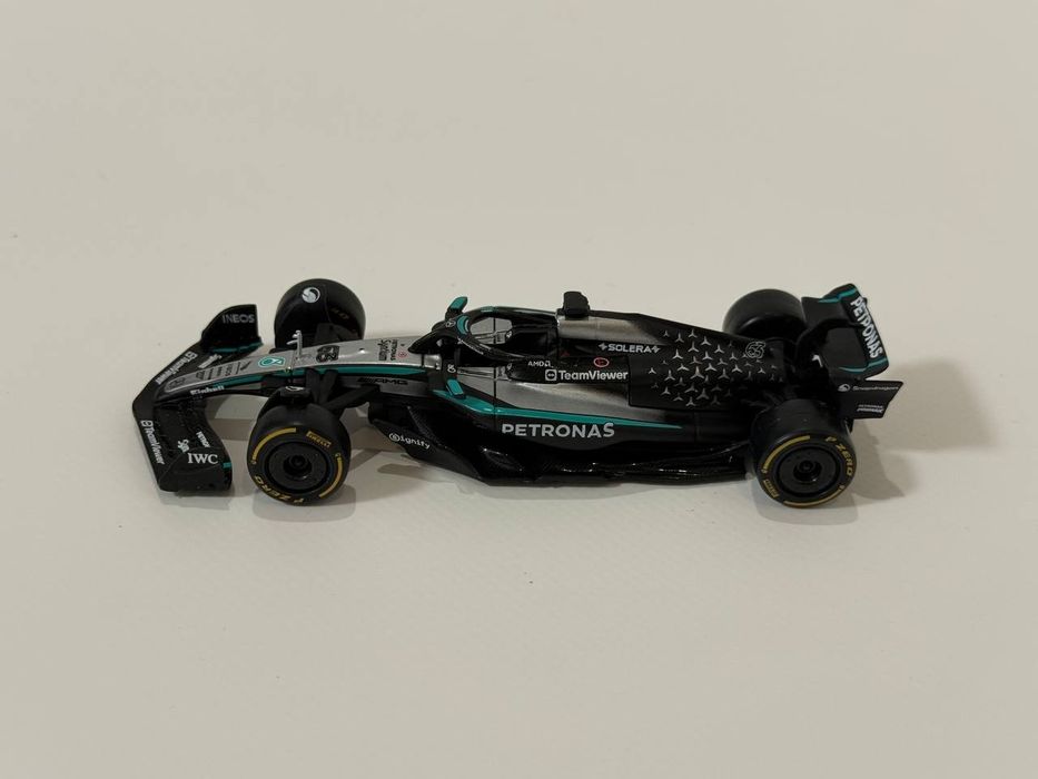 Моделі Bburago F1 Mercedes-AMG W16 2025 (#12)