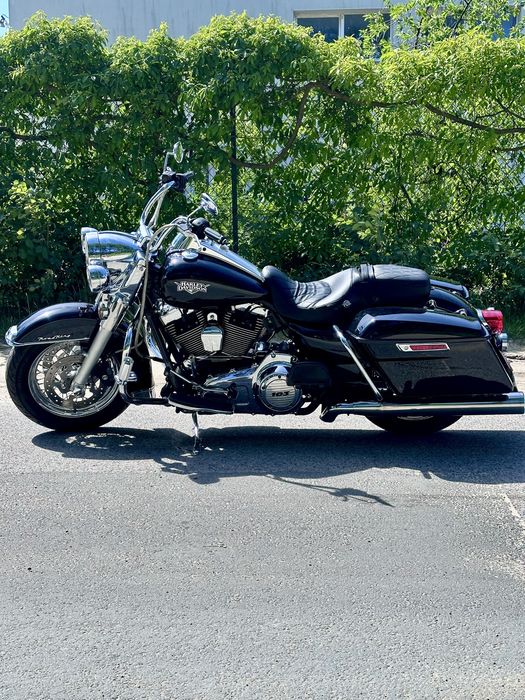 Harley Davidson Road King 103 abs , tempomat , ubrany