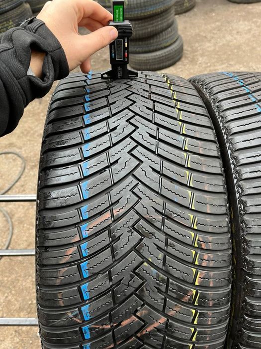 Шины бу 235 40 R 19 Pirelli allseason sf2 cinturato всемезон комплект