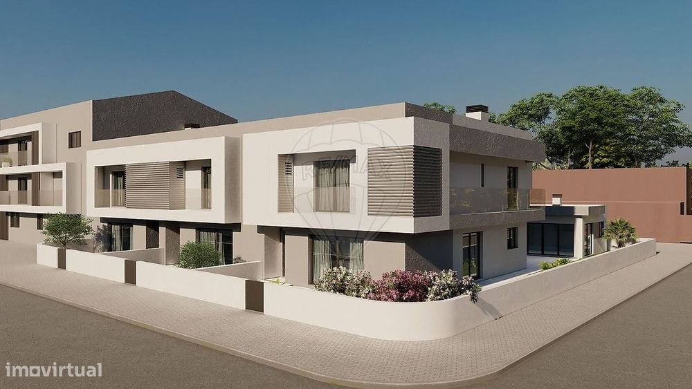 Moradia T4 para venda