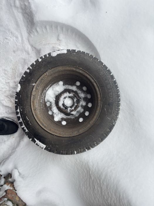 Продам резину 14 разом з дисками