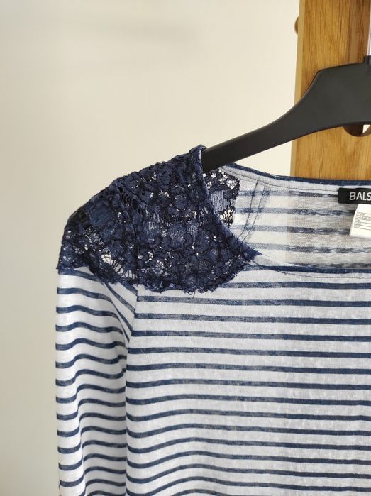 Sweatshirt com renda