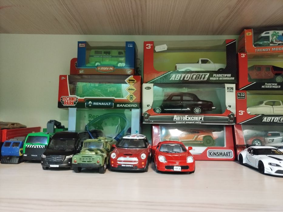 Продам машинки хороший стан