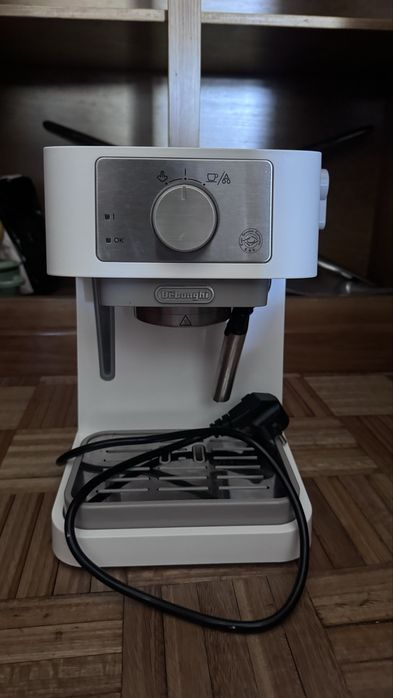 Máquina de Café De'Longhi Branca – Como Nova