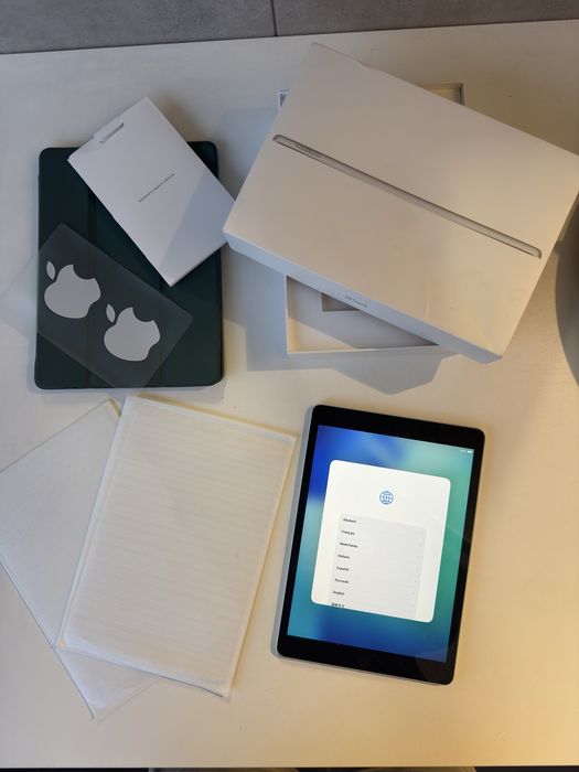 iPad 9.ª Geração 64GB - Oferta de Capa e 2 Películas de Ecrã