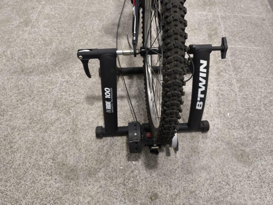 Vemdo Rolo marca B”TWIN modelo IN”RIDE e bicicleta