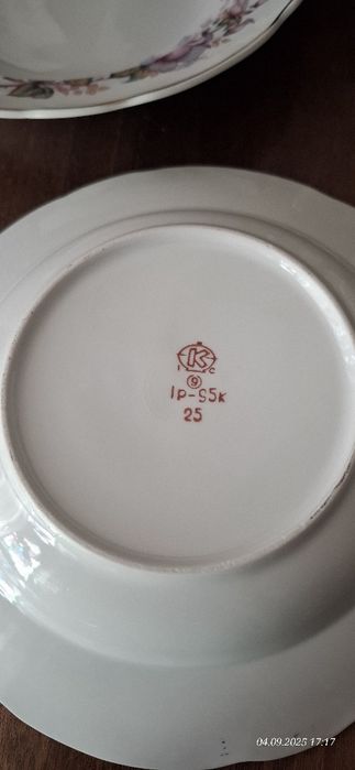 Тарілки глибокі.