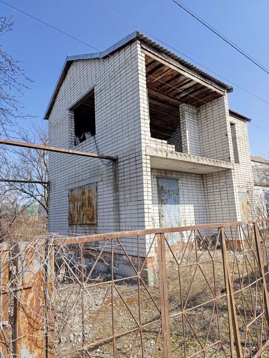 Продам дачу в городской черте. 5,5 соток+ недострой. Левый берег.