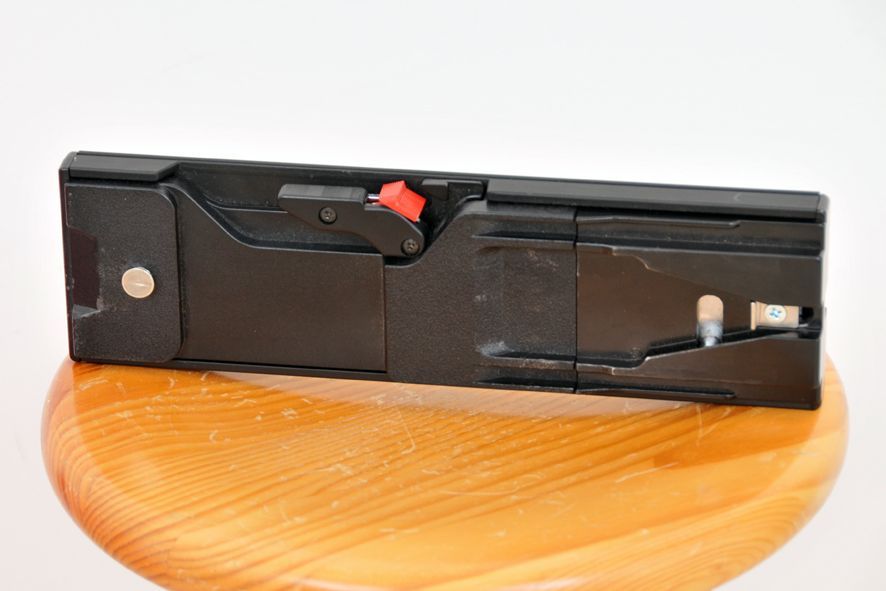 Tripod ruler with mounting slot64740695624579122