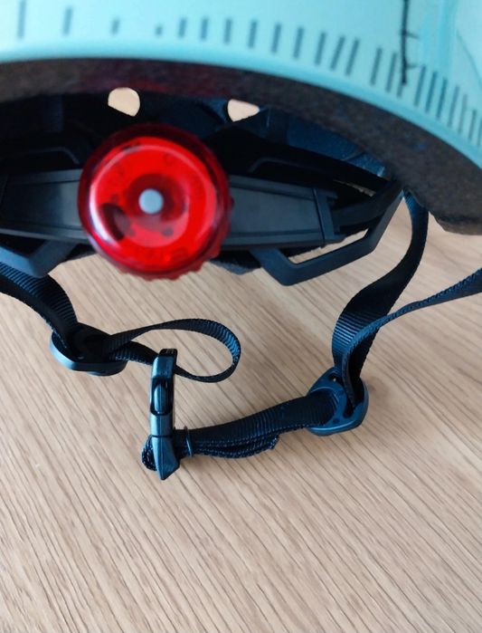 Kask dziecięcy z lampką