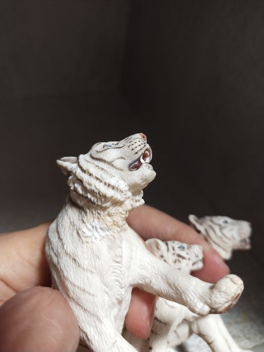 Фігурки тварин,сім'я білих тигрів Schleich