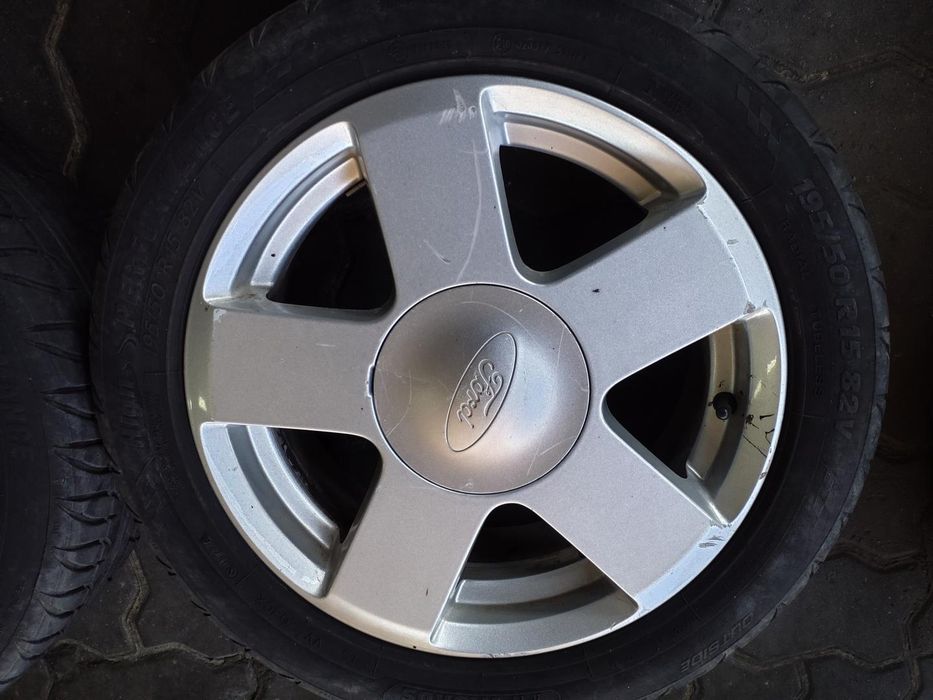 Jantes Ford R15 Com Pneus 195/50 Furação 4X108