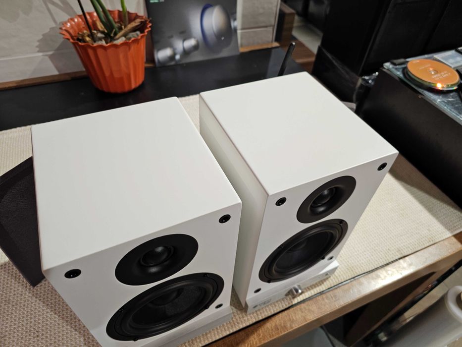 Акустика Raumfeld Speaker M Wi-Fi/120 Вт/DLNA, UPnP