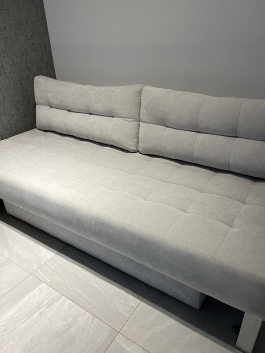 Kanapa z funkją spania z pojemnikiem