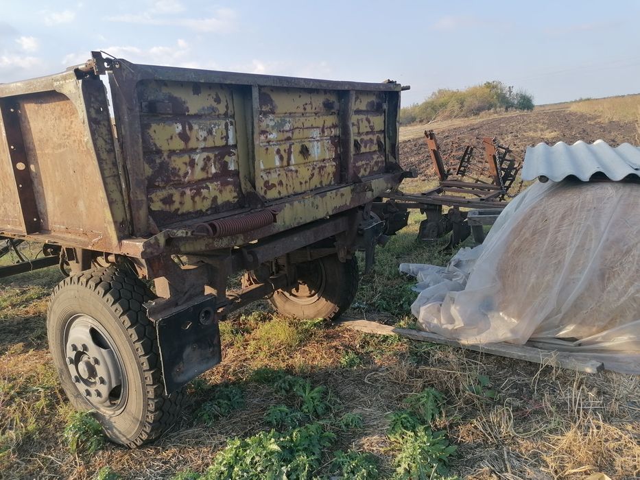 Причіп Зіловський на 6 тон.