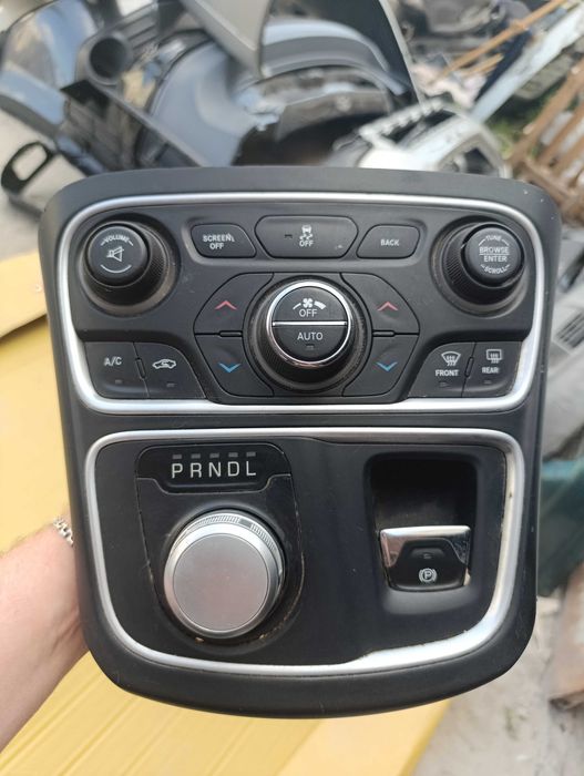 Блок печки, селектор, ручник Chrysler 200 2015-2017г Оригинал