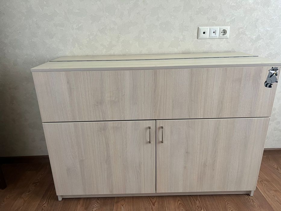 В’язальна машина з тумбою б/у
