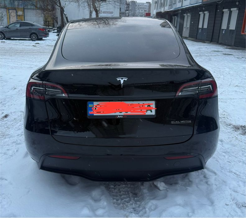Tesla Y Performance 2024 рік найбагатша комплектація