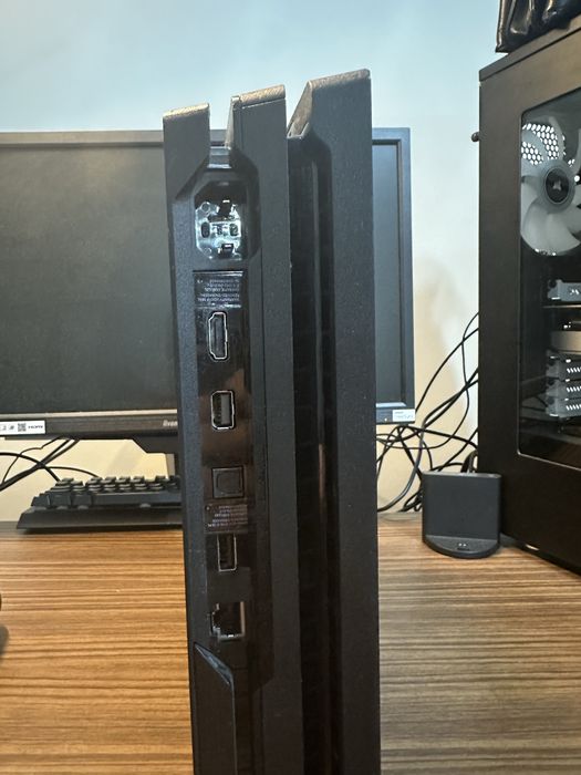 PS4 Pro 1 TB + 1 джойстик + 3 діска