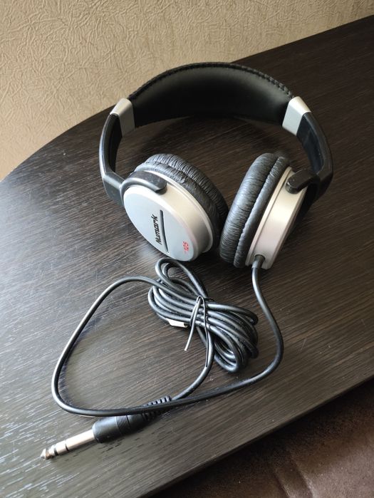 Дротові DJ-навушники Numark HF125