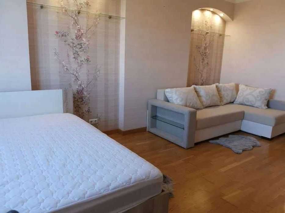 Apartment in Kyiv - View 2
