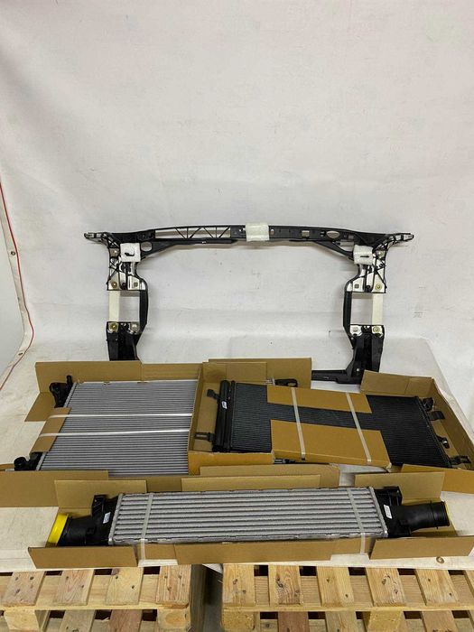 передня панель ауді A5 b9 а5 б9  радиатор радіатор комплект телевізор