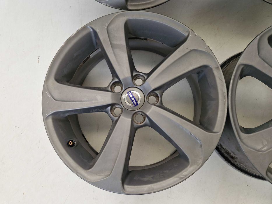 Koła felgi aluminiowe Volvo V40 II 7,5J ET52,5 17" 5x108
