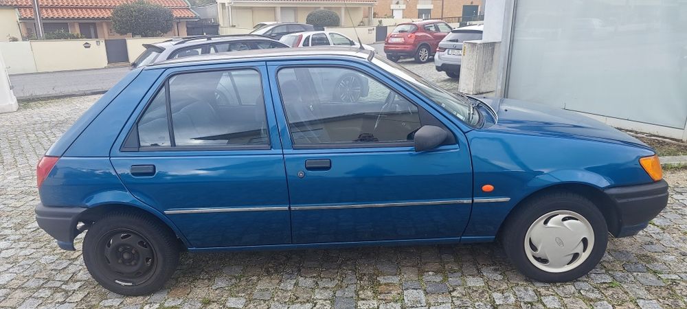Ford Fiesta 1994 em Muito Bom Estado 650€ até ao fds
