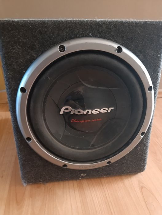 Głośnik samochody, tuba. Subwoofer Pioneer TS W308D4