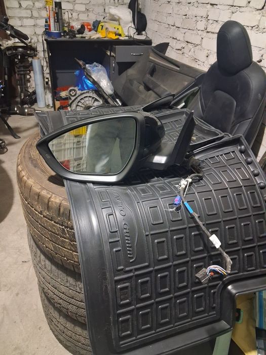 Audi e-tron дзеркало