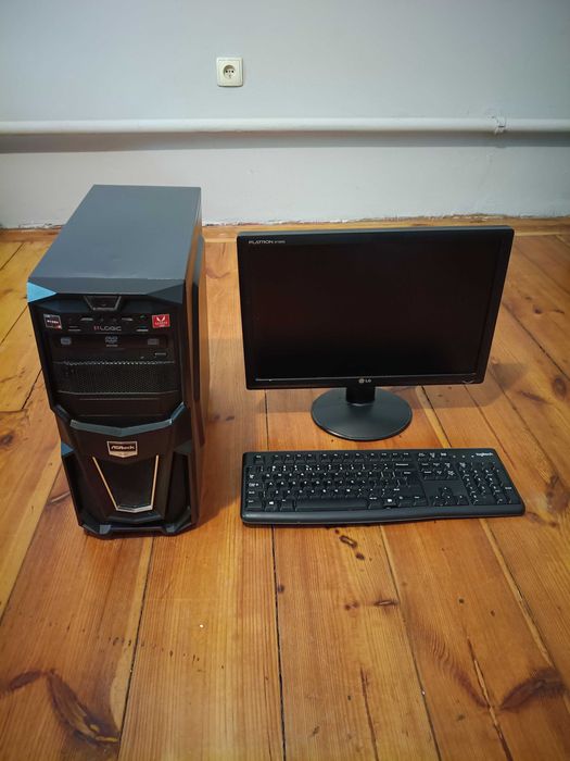 Zestaw komputer, monitor, klawiatura