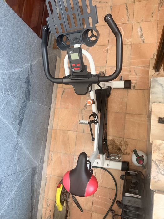 Bicicleta estatica como nova