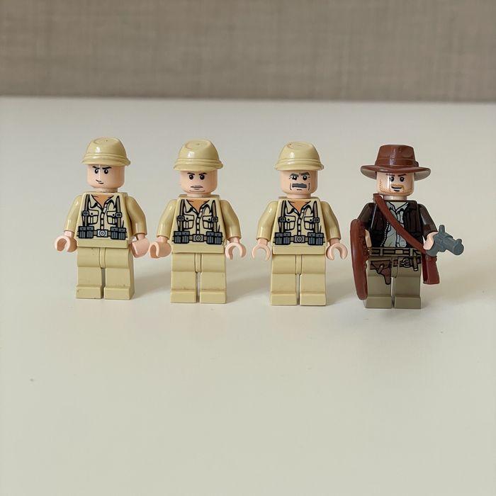 Lego 7622 Race for the Stolen Treasure Indiana Jones de 2008
