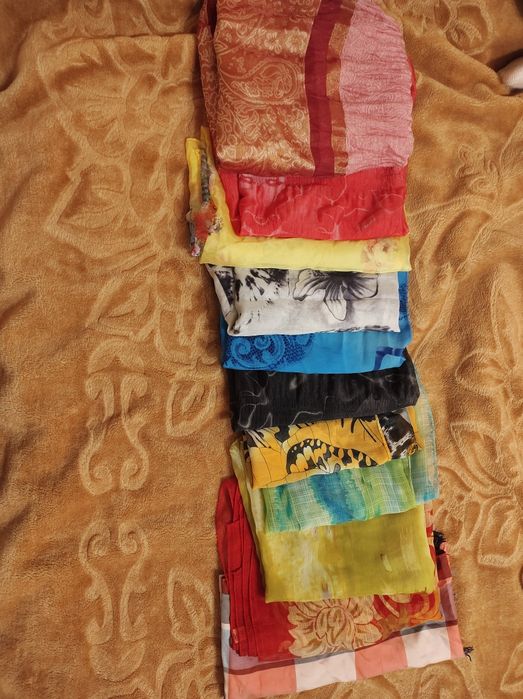 Zestaw apaszek/szalików 11 sztuk