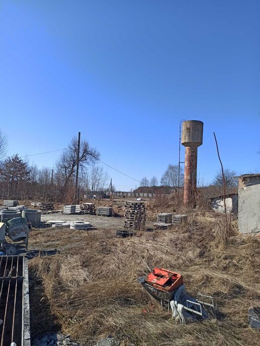 Продаж земельної ділянки з будівлями с.Загіря