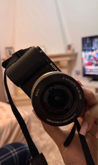Sony ZV-E10 + Lente 16-50 mm | Excelente estado